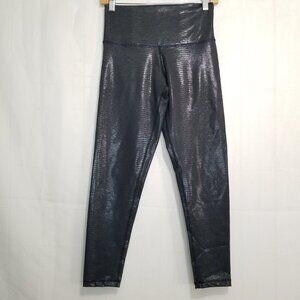 DYI Define Your Inspiration Cropped Activewear Leggings Black Size M snakeprint